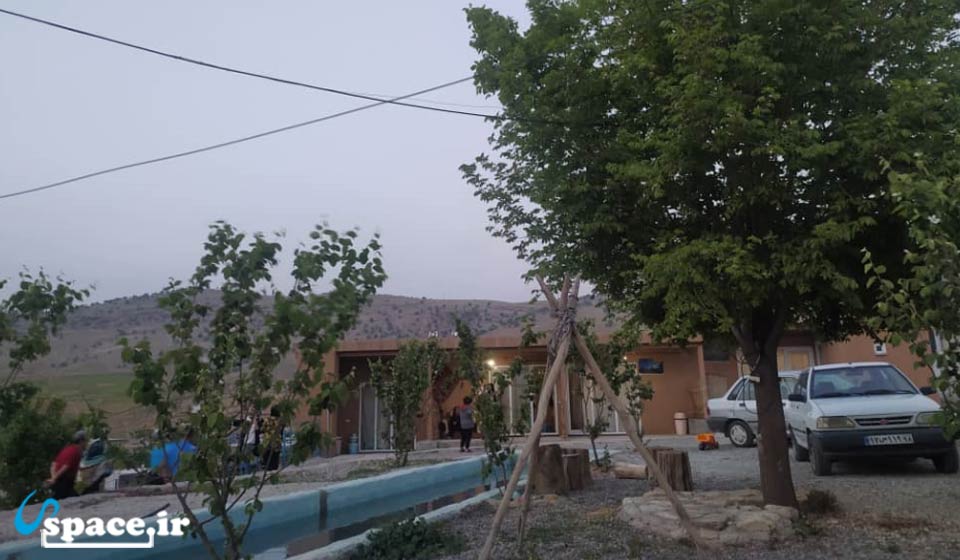 نمای محوطه اقامتگاه بوم گردی گلاره - سیروان -روستای چشمه پهن